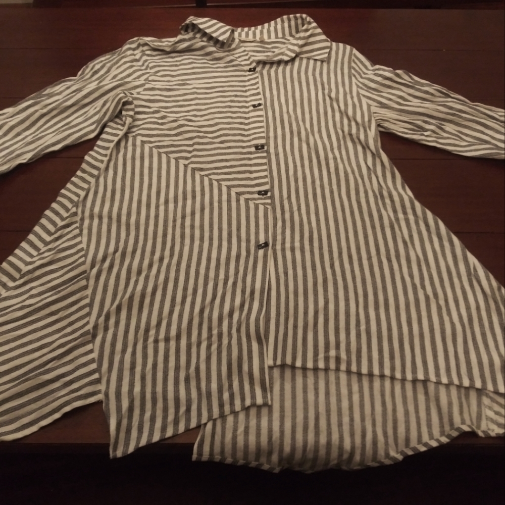 Soft Surroundings "Standout Shirt" Tunic Style 27759 Asymmetrical Hem Size Large